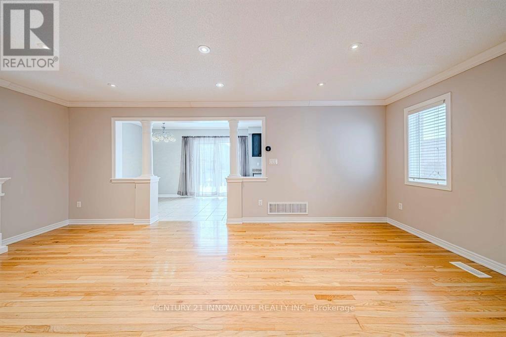63 Kirkland Place, Whitby, Ontario  L1P 1X1 - Photo 7 - E13483504