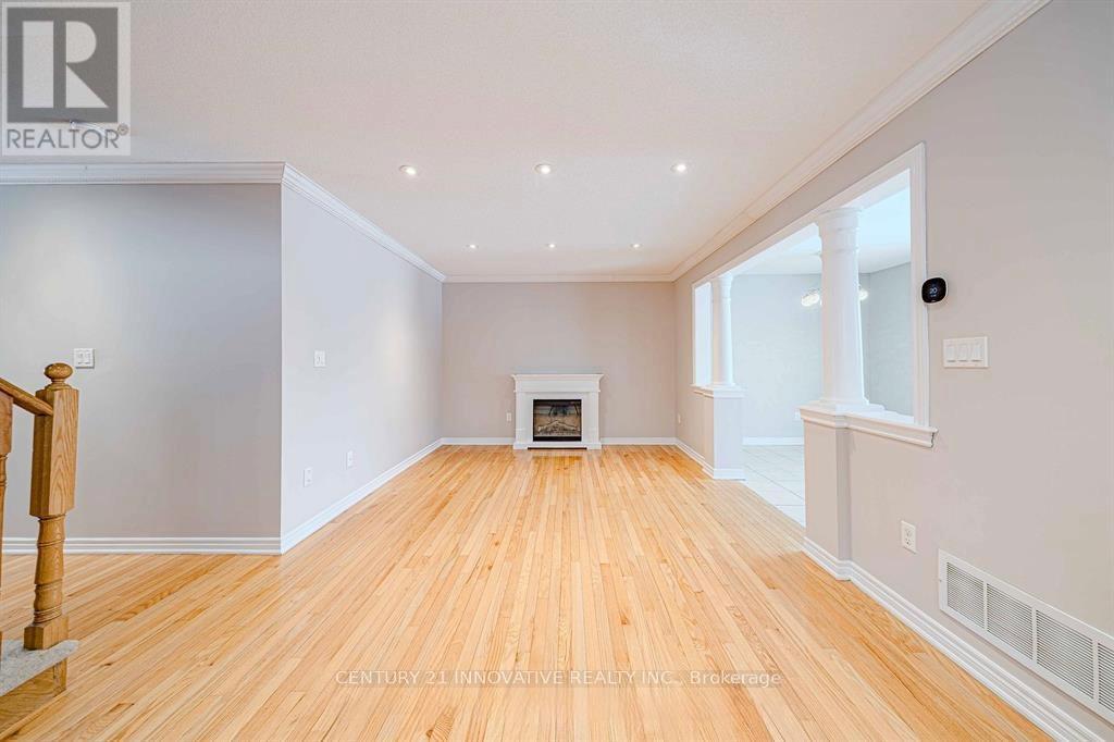 63 Kirkland Place, Whitby, Ontario  L1P 1X1 - Photo 8 - E13483504