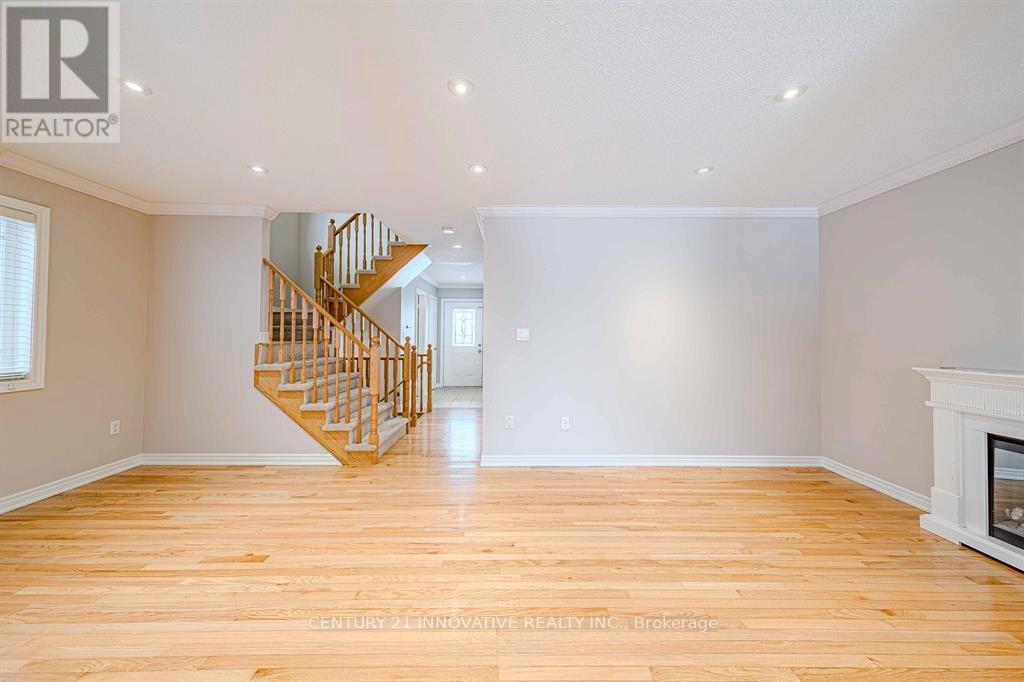 63 Kirkland Place, Whitby, Ontario  L1P 1X1 - Photo 9 - E13483504