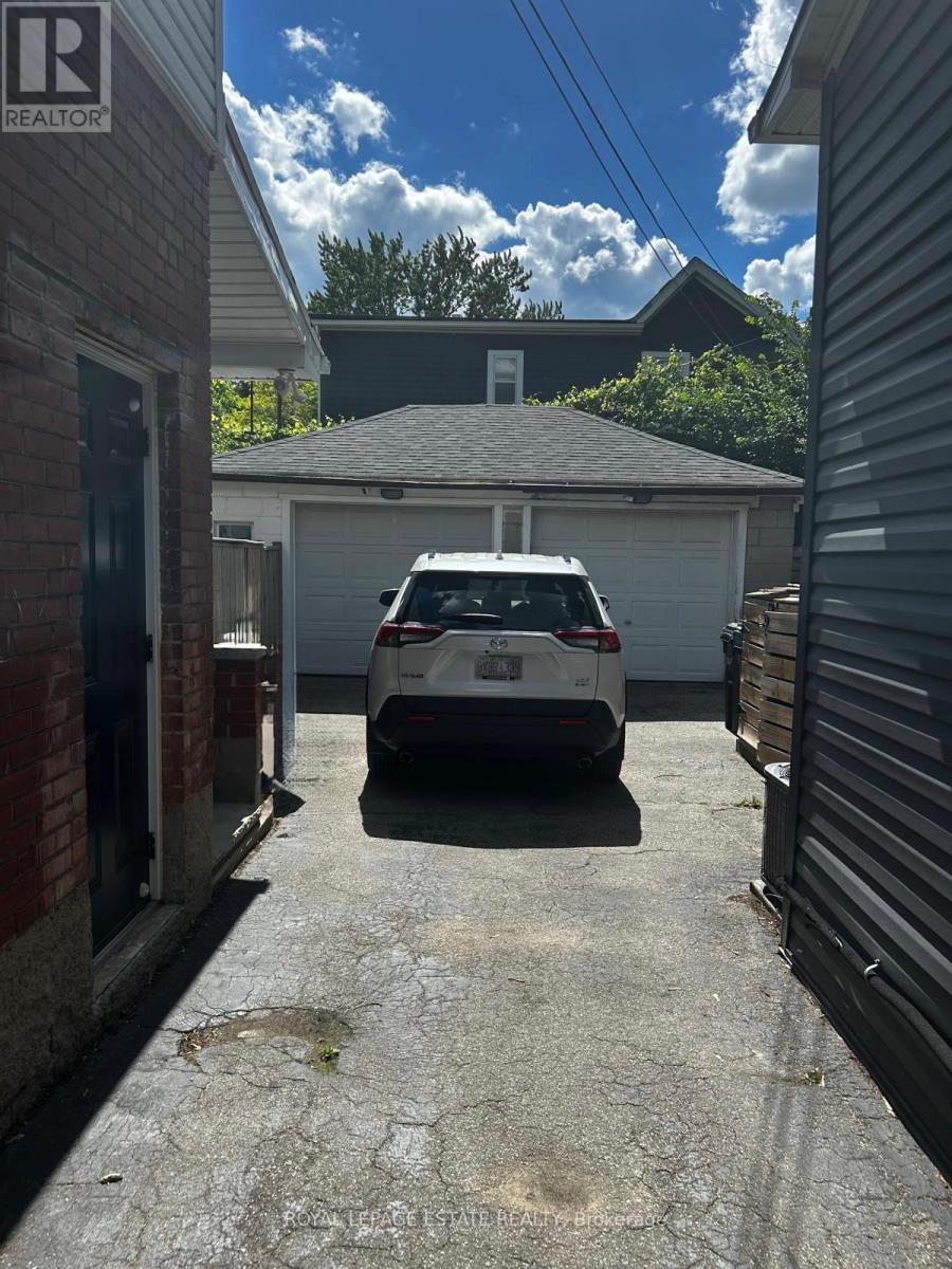 138 Woodmount Avenue, Toronto, Ontario  M4C 3Y8 - Photo 47 - E13451424