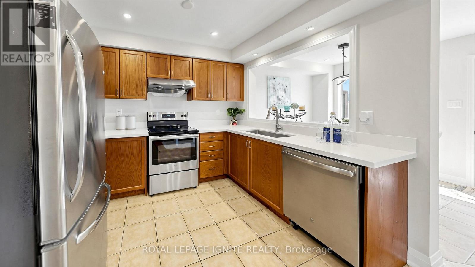 550 Hoover Park Drive, Whitchurch-Stouffville, Ontario  L4A 0S8 - Photo 14 - N13483316