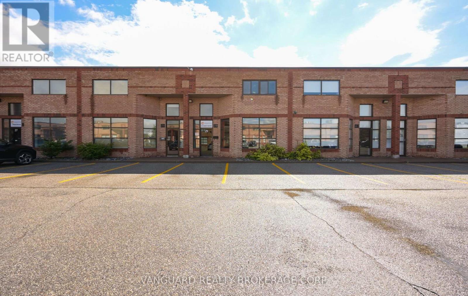 29 - 160 APPLEWOOD CRESCENT, Vaughan, Ontario