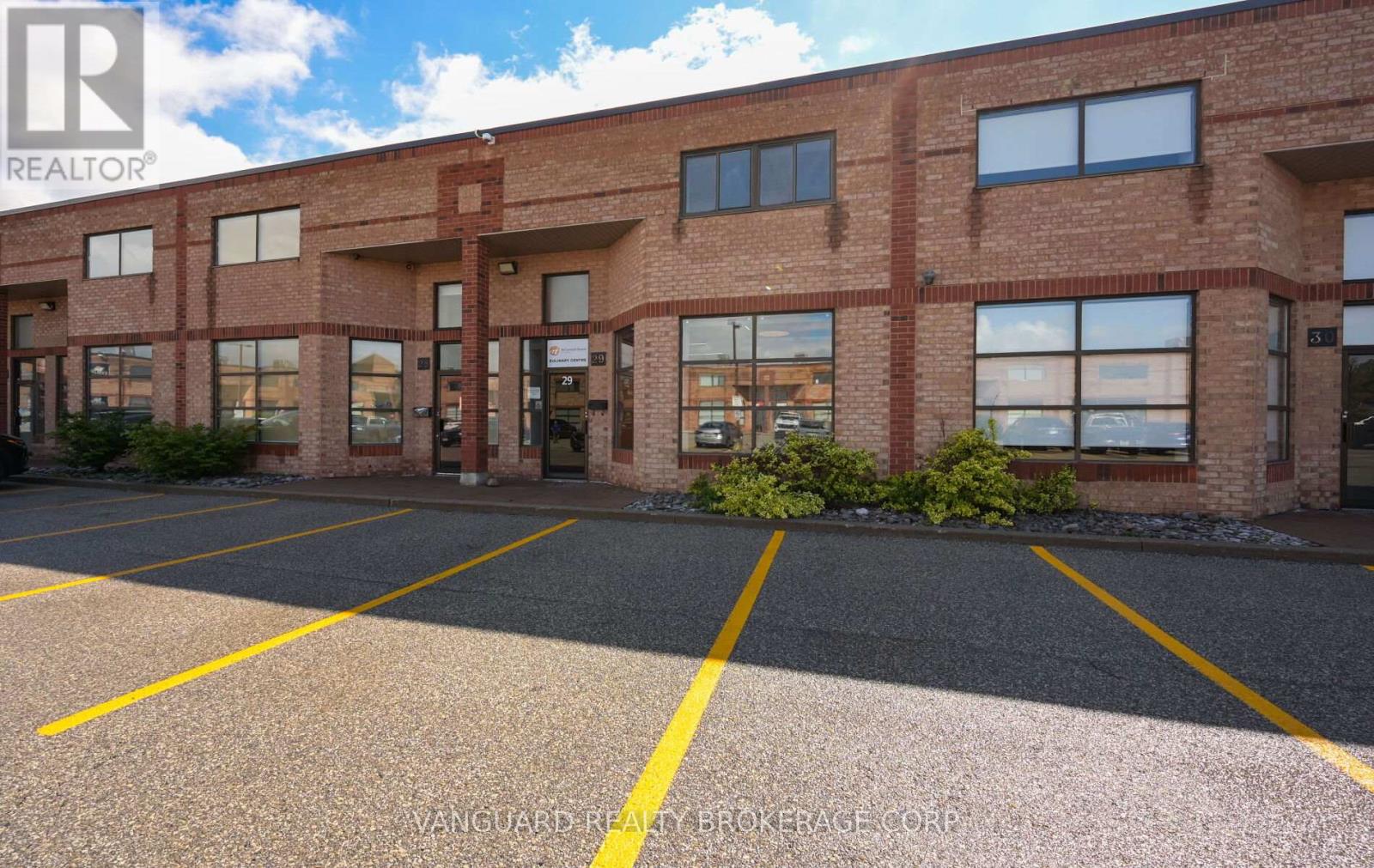 29 - 160 Applewood Crescent, Vaughan, Ontario  L4K 4H2 - Photo 2 - N13483408