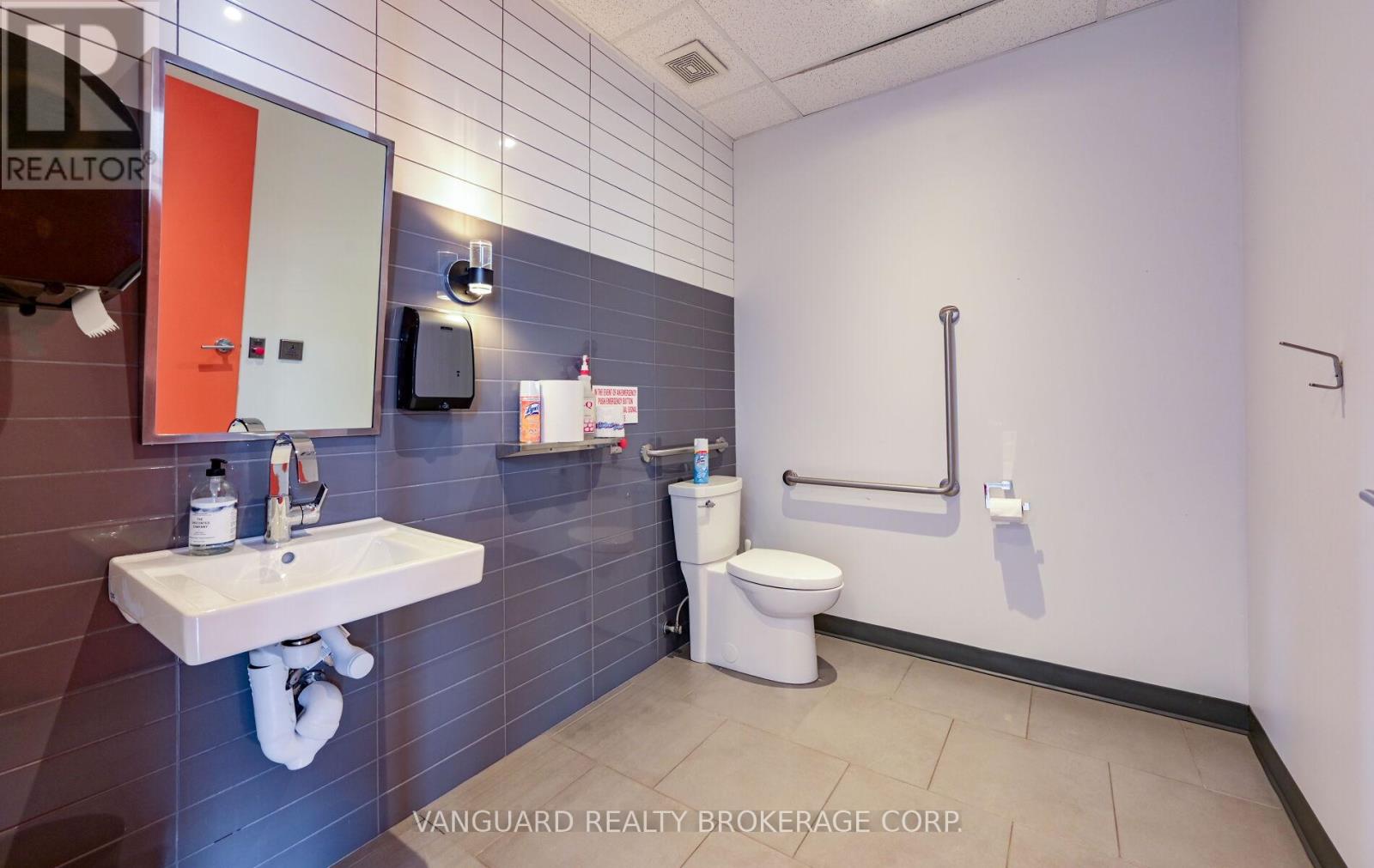 29 - 160 Applewood Crescent, Vaughan, Ontario  L4K 4H2 - Photo 36 - N13483408