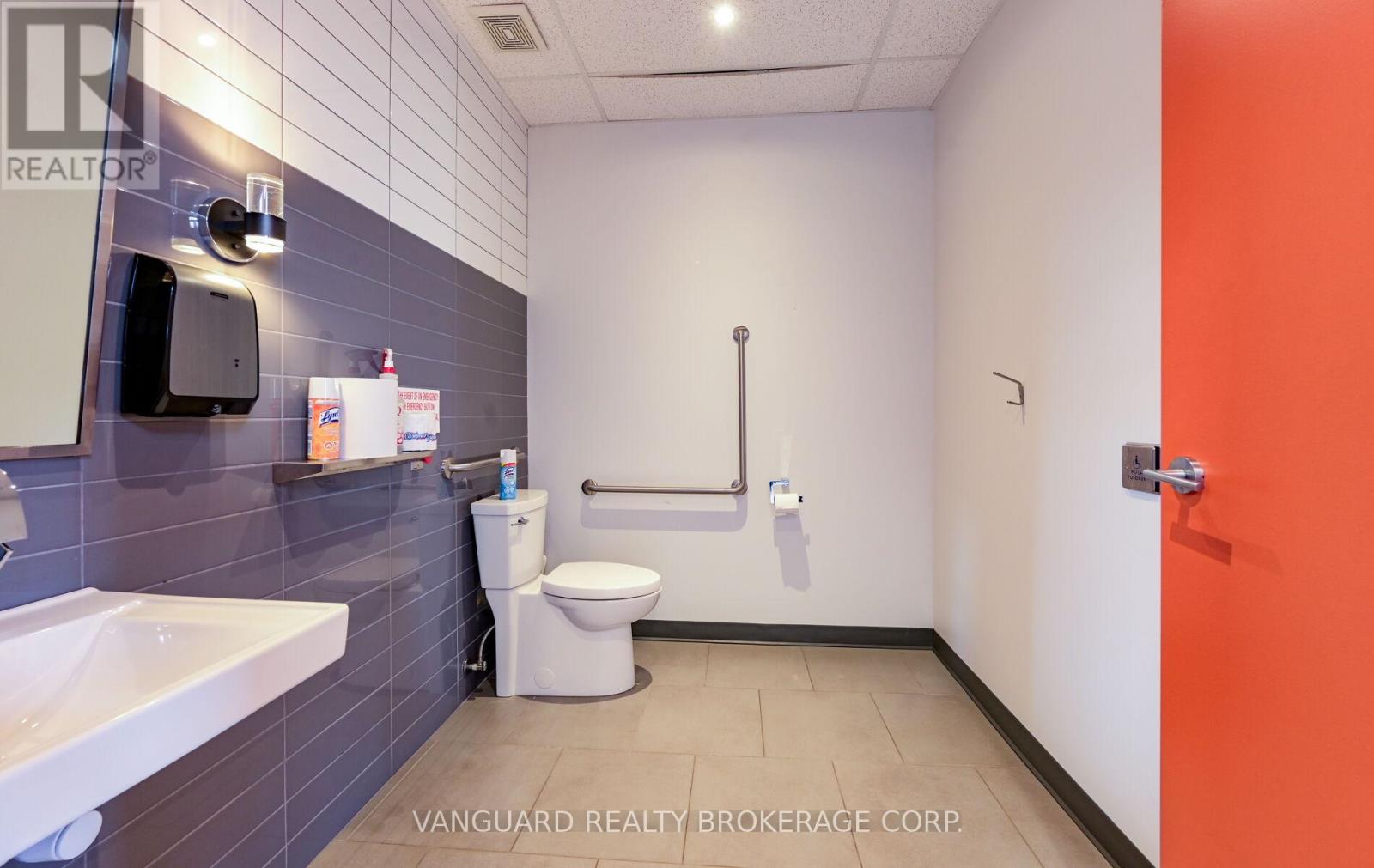 29 - 160 Applewood Crescent, Vaughan, Ontario  L4K 4H2 - Photo 37 - N13483408