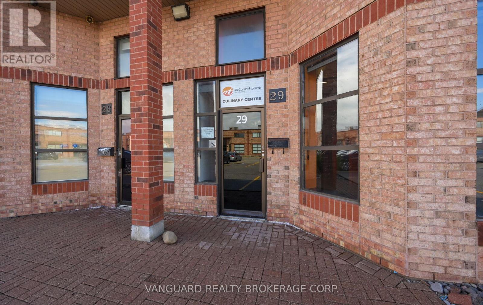29 - 160 Applewood Crescent, Vaughan, Ontario  L4K 4H2 - Photo 4 - N13483408