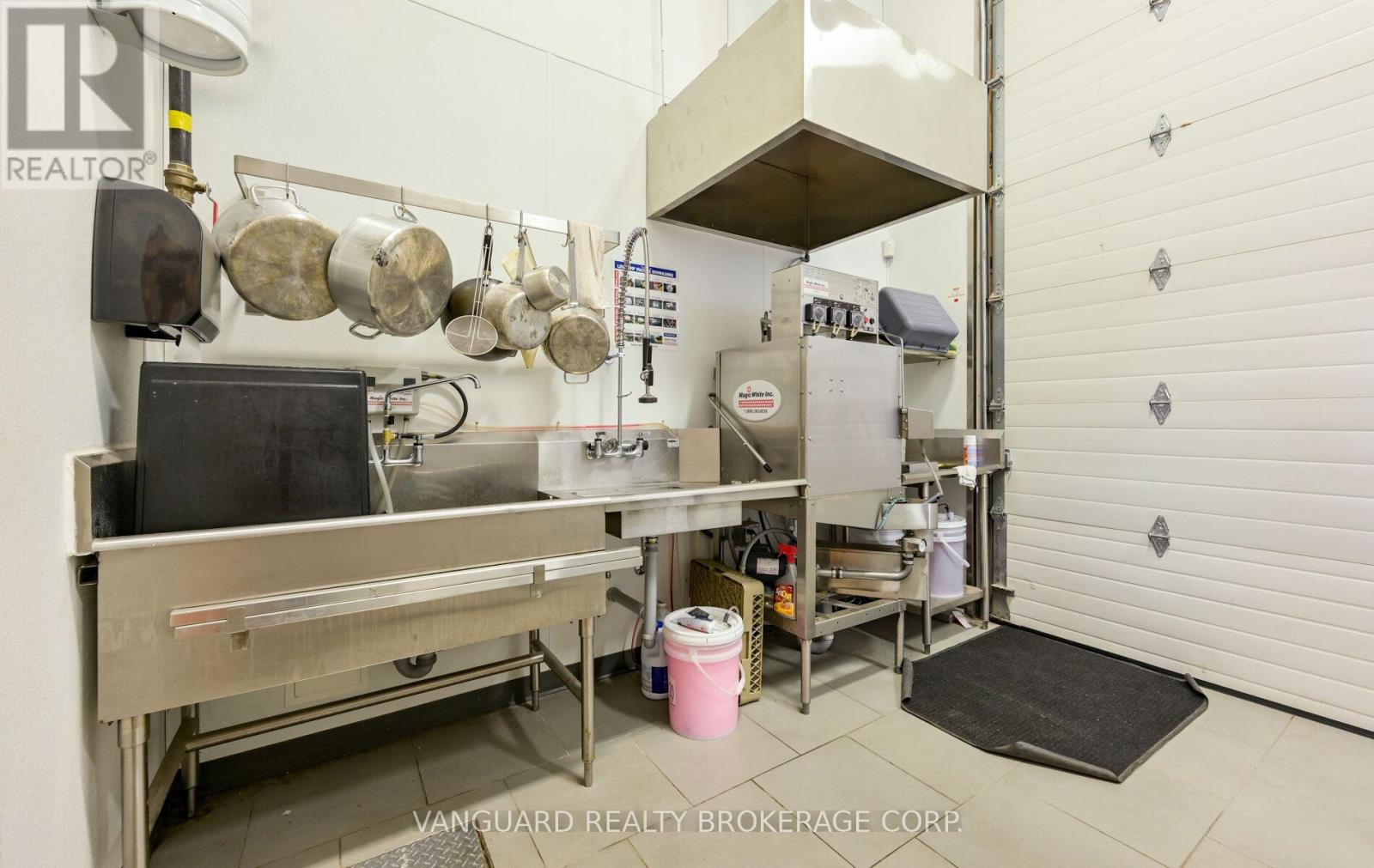 29 - 160 Applewood Crescent, Vaughan, Ontario  L4K 4H2 - Photo 42 - N13483408