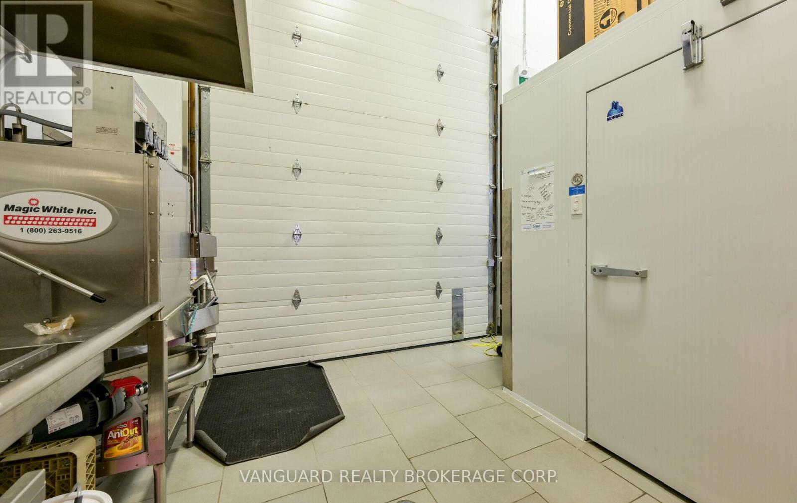 29 - 160 Applewood Crescent, Vaughan, Ontario  L4K 4H2 - Photo 44 - N13483408