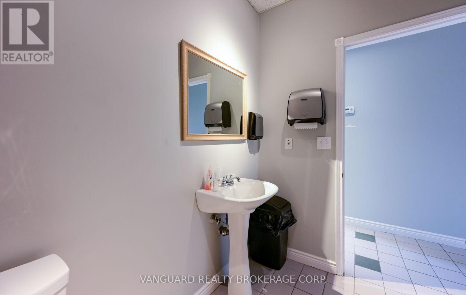 27 - 160 Applewood Crescent, Vaughan, Ontario L4K 4H2 - Photo 13 - N13483450