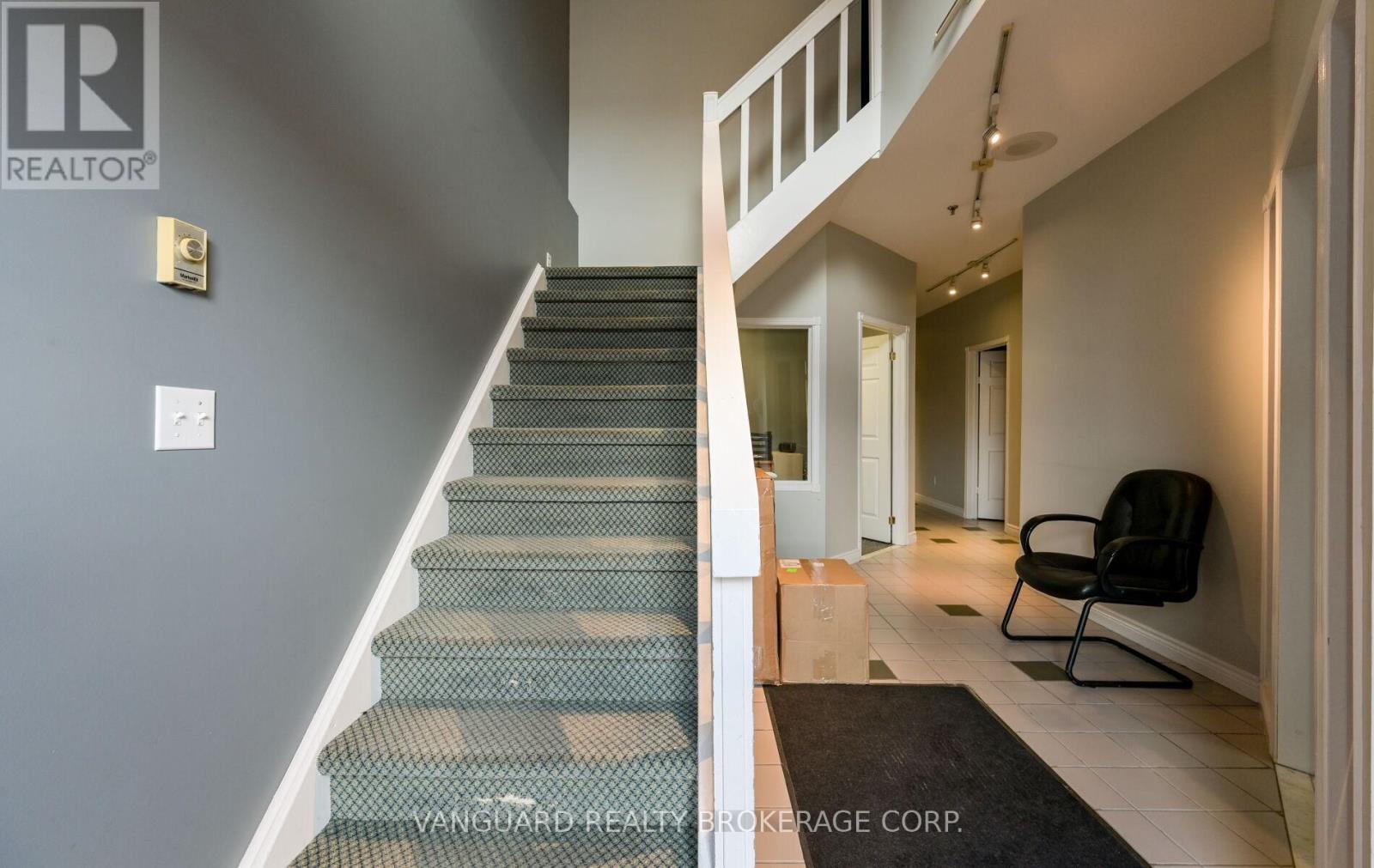 27 - 160 Applewood Crescent, Vaughan, Ontario L4K 4H2 - Photo 5 - N13483450