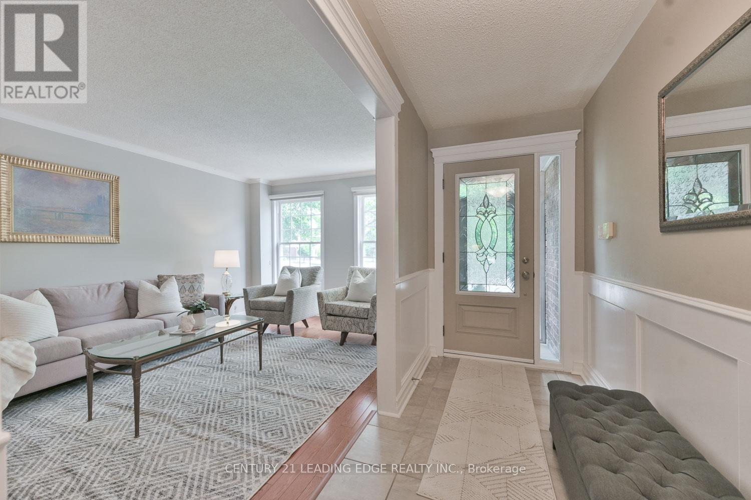 82 Penny Crescent, Markham, Ontario  L3P 5X6 - Photo 5 - N13483612