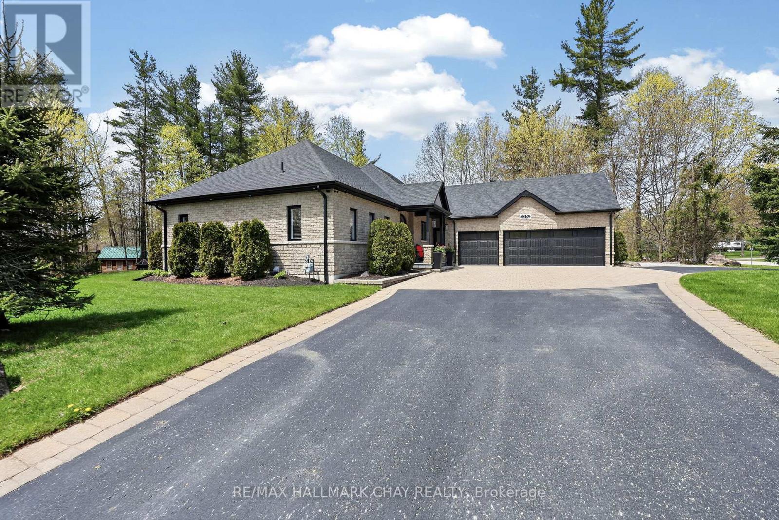 25 Laddie Lane, Springwater, Ontario  L9X 0C3 - Photo 2 - S13483350