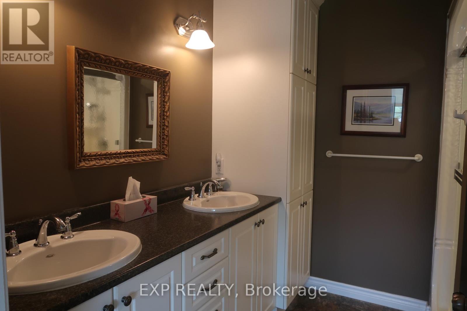 2674 Lakeshore Drive, Ramara (Brechin), Ontario  L0K 1B0 - Photo 11 - S13483358