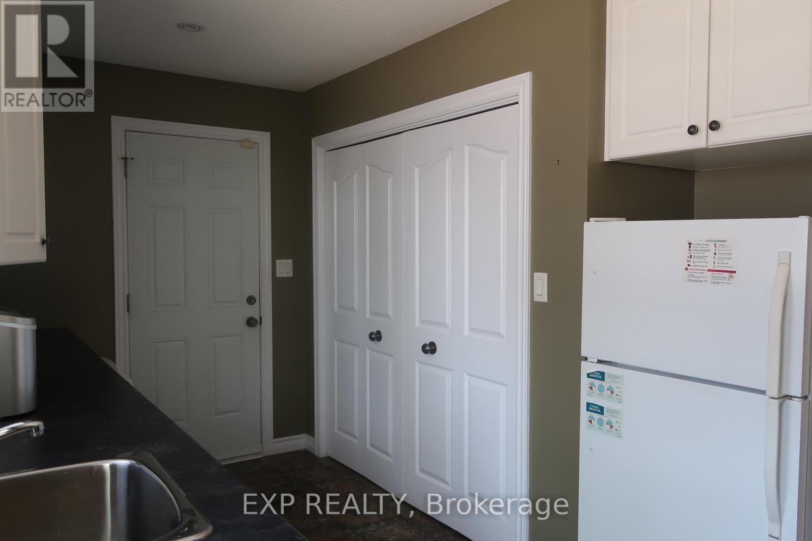 2674 Lakeshore Drive, Ramara (Brechin), Ontario  L0K 1B0 - Photo 18 - S13483358