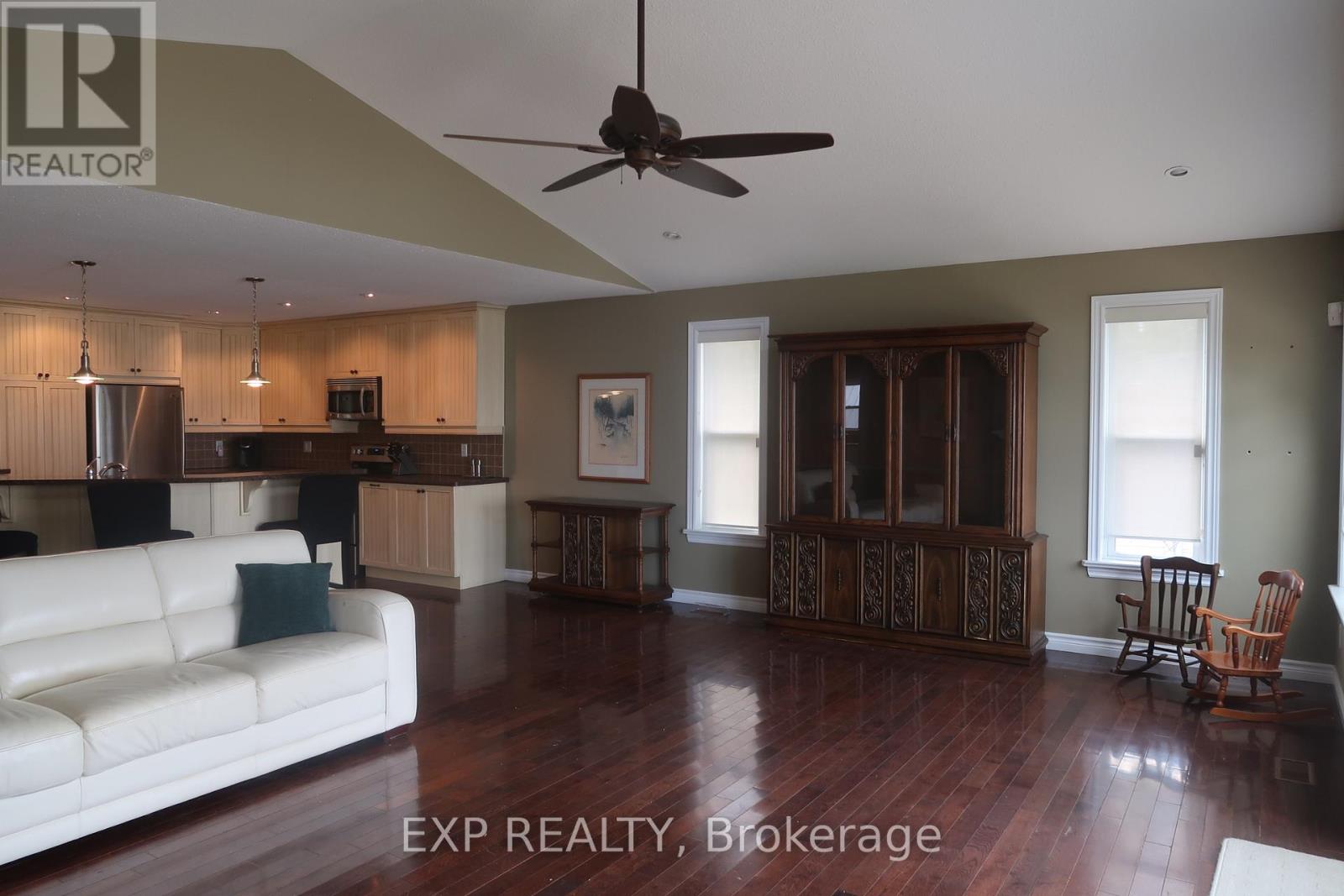 2674 Lakeshore Drive, Ramara (Brechin), Ontario  L0K 1B0 - Photo 3 - S13483358