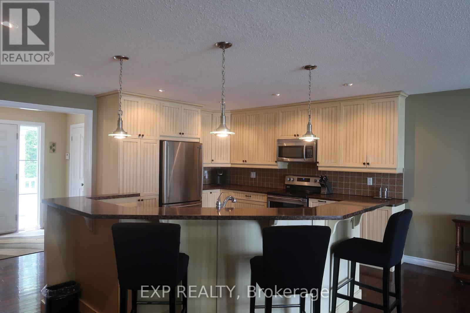 2674 Lakeshore Drive, Ramara (Brechin), Ontario  L0K 1B0 - Photo 8 - S13483358