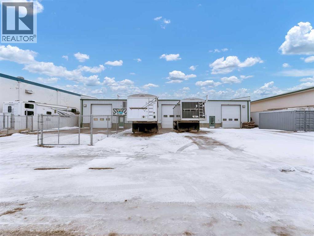 97 South West Drive SW, Medicine Hat, Alberta  T1B 4J6 - Photo 1 - A2274604