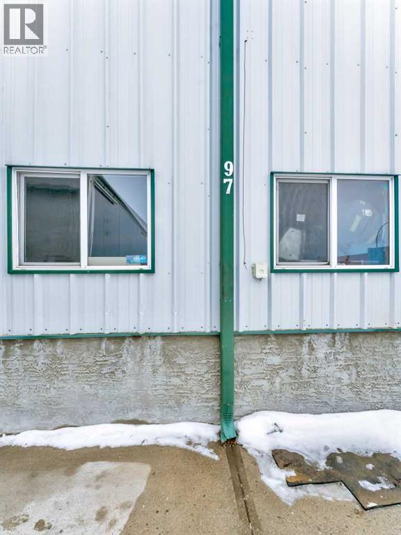 97 South West Drive SW, Medicine Hat, Alberta  T1B 4J6 - Photo 4 - A2274604