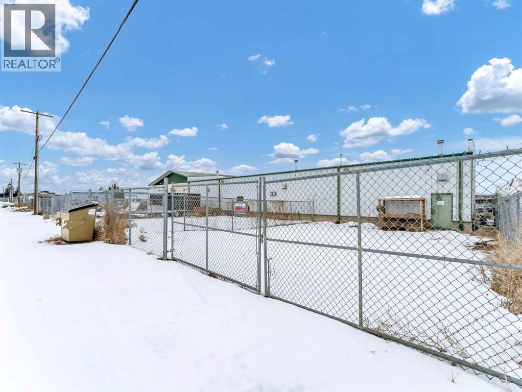 97 South West Drive SW, Medicine Hat, Alberta  T1B 4J6 - Photo 41 - A2274604