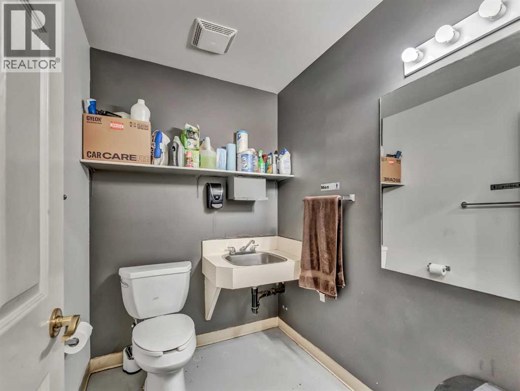97 South West Drive SW, Medicine Hat, Alberta  T1B 4J6 - Photo 33 - A2274604