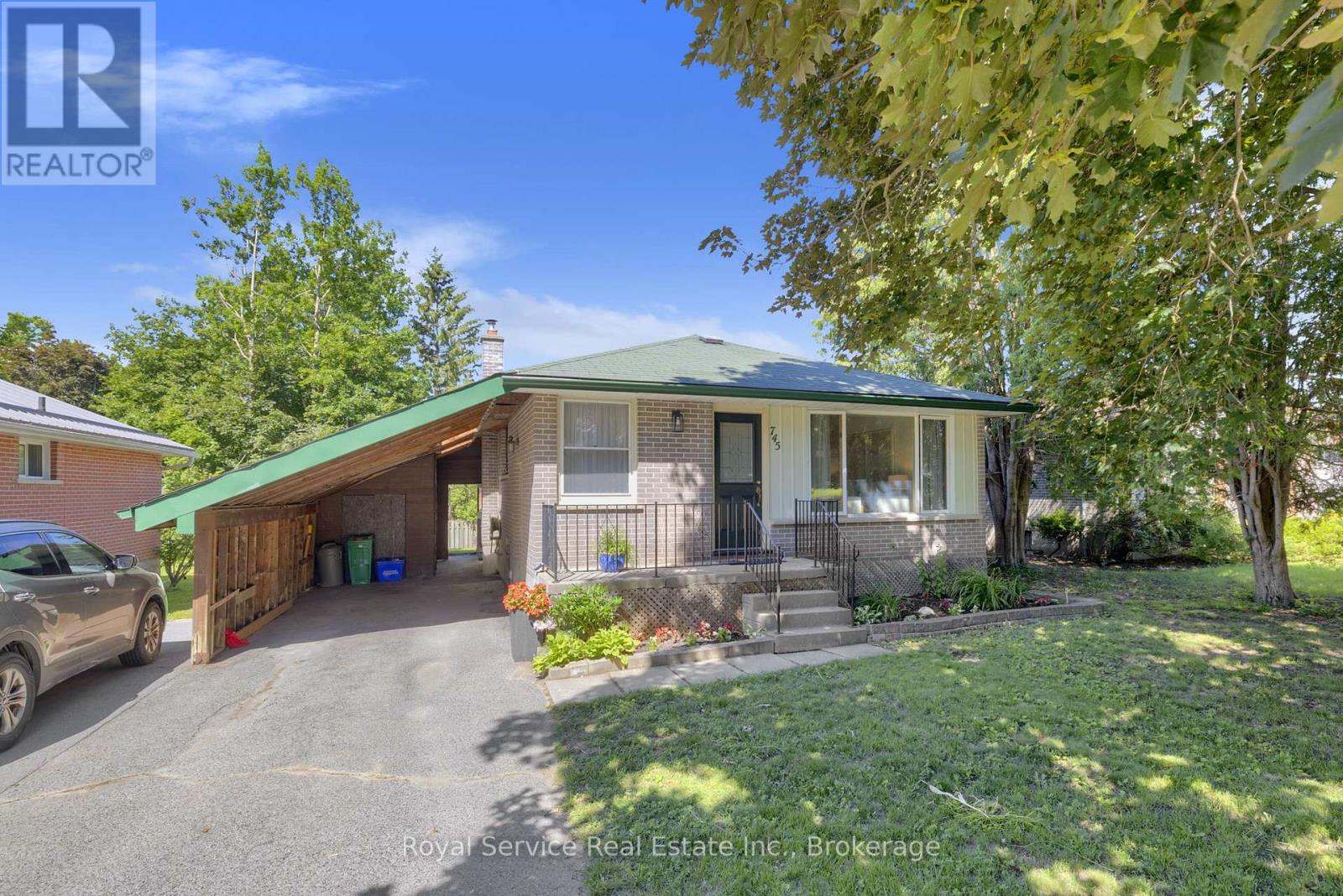745 EASTDALE COURT, Peterborough, Ontario