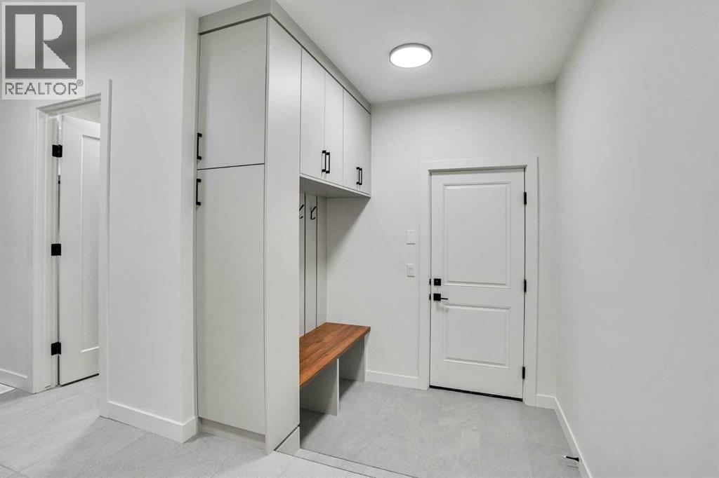 14 Gladeview Crescent Sw, Calgary, Alberta  T3E 4X8 - Photo 13 - A2321317