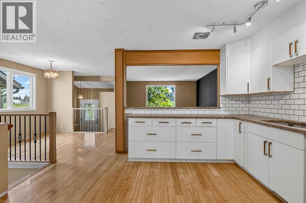 130 Woodbrook Way SW, Calgary, Alberta  T2W 4R6 - Photo 11 - A2321860