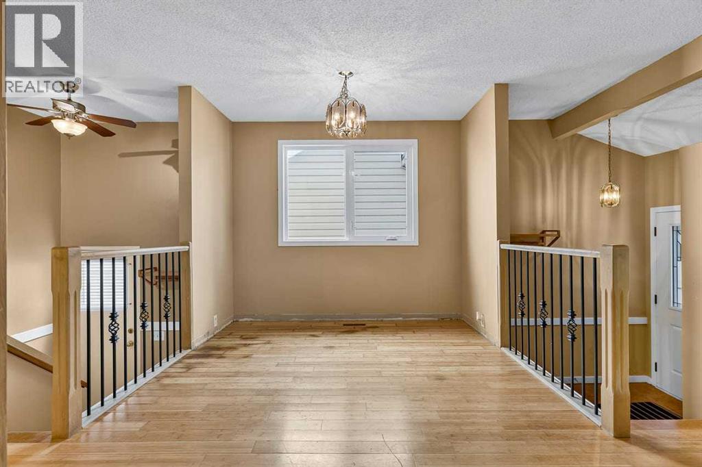 130 Woodbrook Way SW, Calgary, Alberta  T2W 4R6 - Photo 13 - A2321860