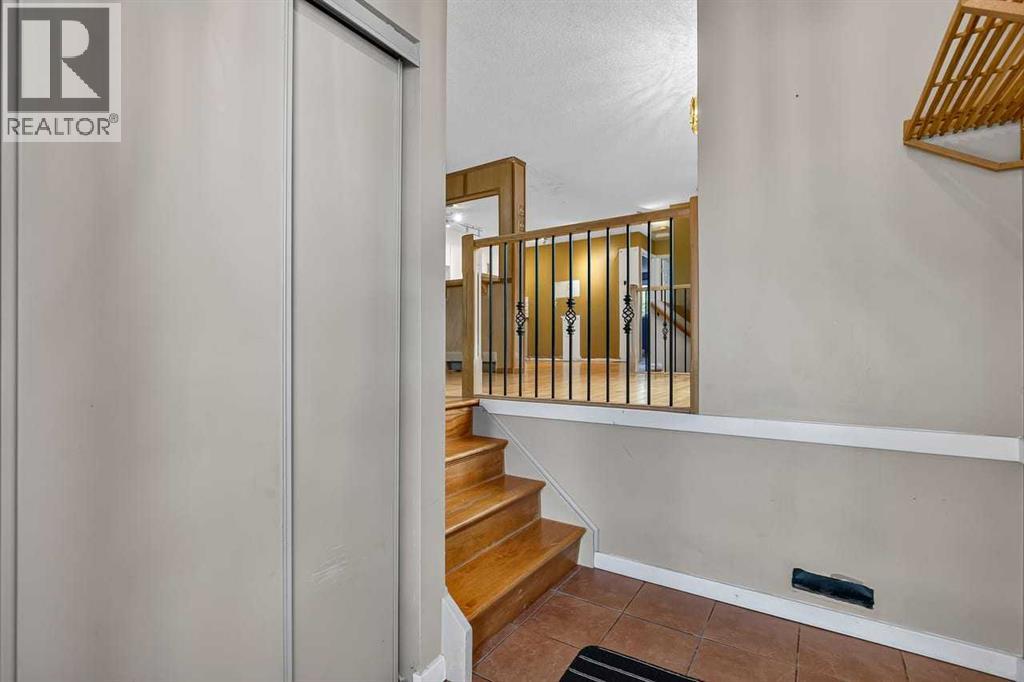 130 Woodbrook Way SW, Calgary, Alberta  T2W 4R6 - Photo 3 - A2321860