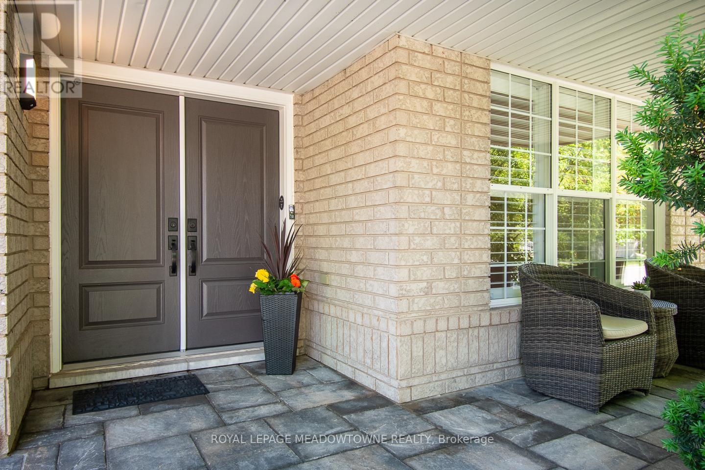 700 Marley Crescent, Milton, Ontario  L9T 5M1 - Photo 2 - W13483476