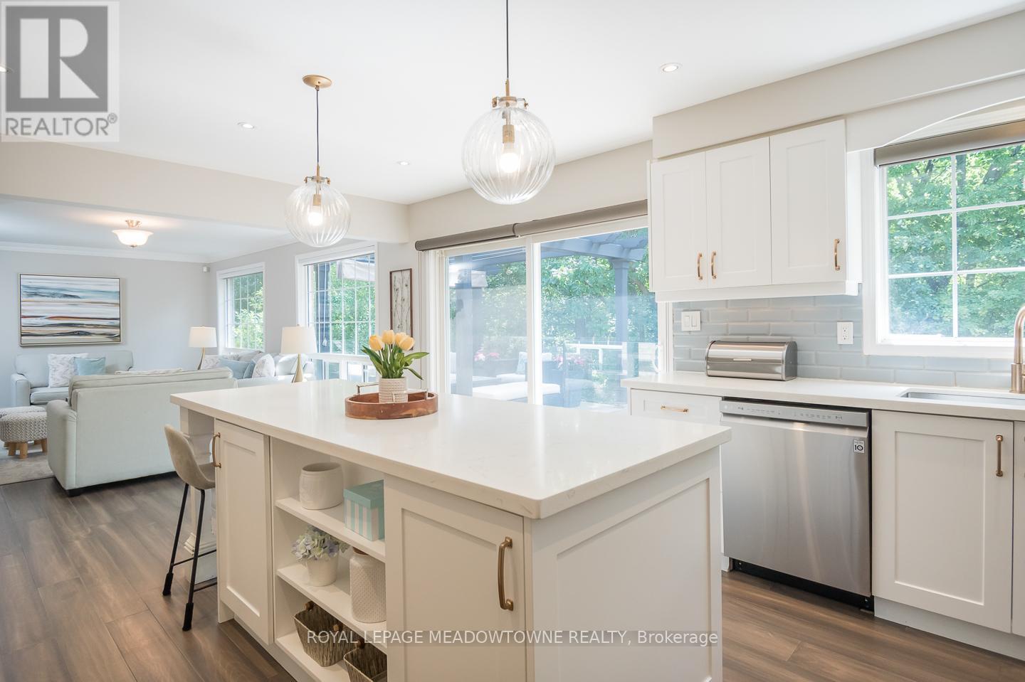 700 Marley Crescent, Milton, Ontario  L9T 5M1 - Photo 3 - W13483476