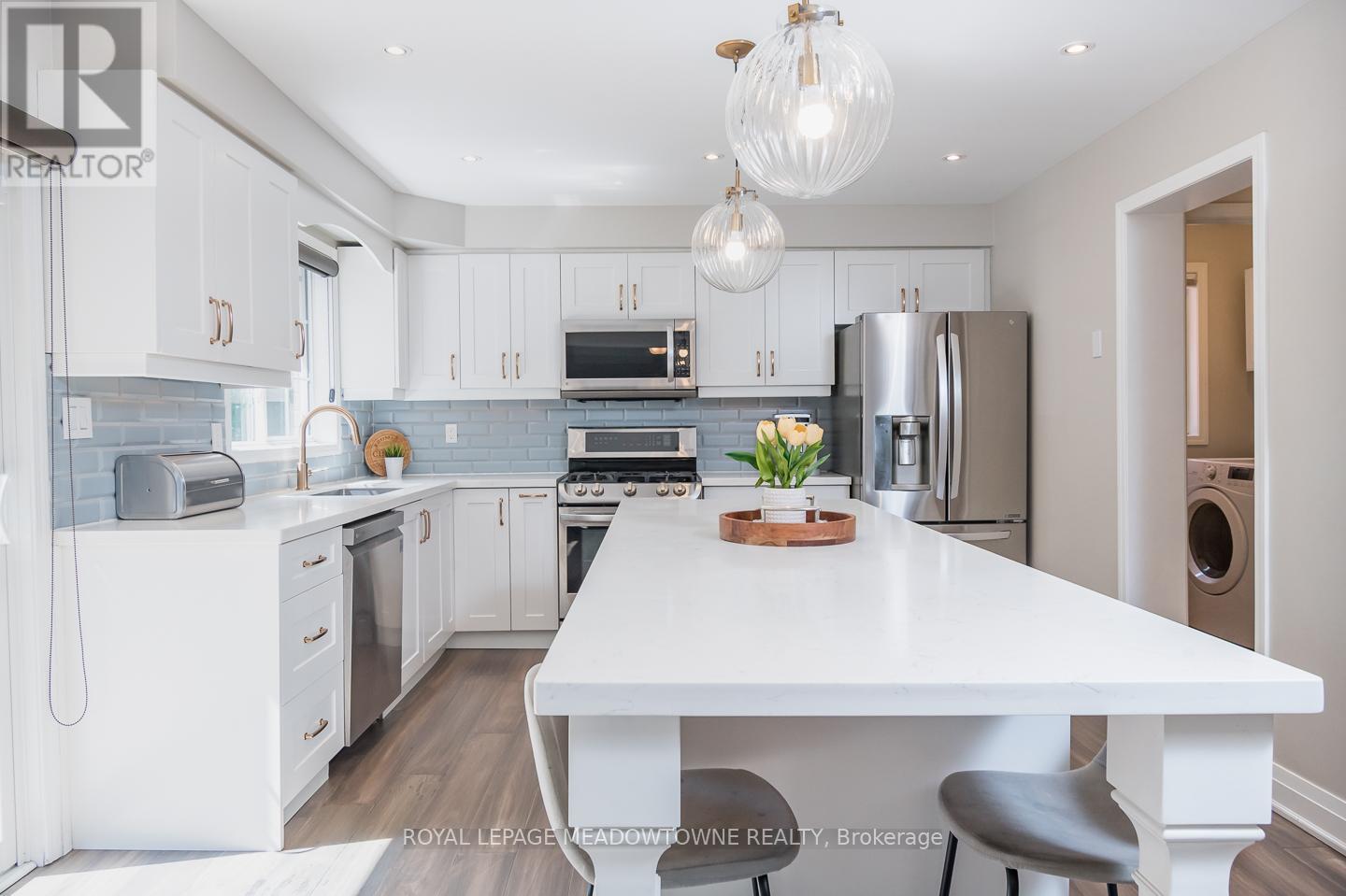 700 Marley Crescent, Milton, Ontario  L9T 5M1 - Photo 5 - W13483476