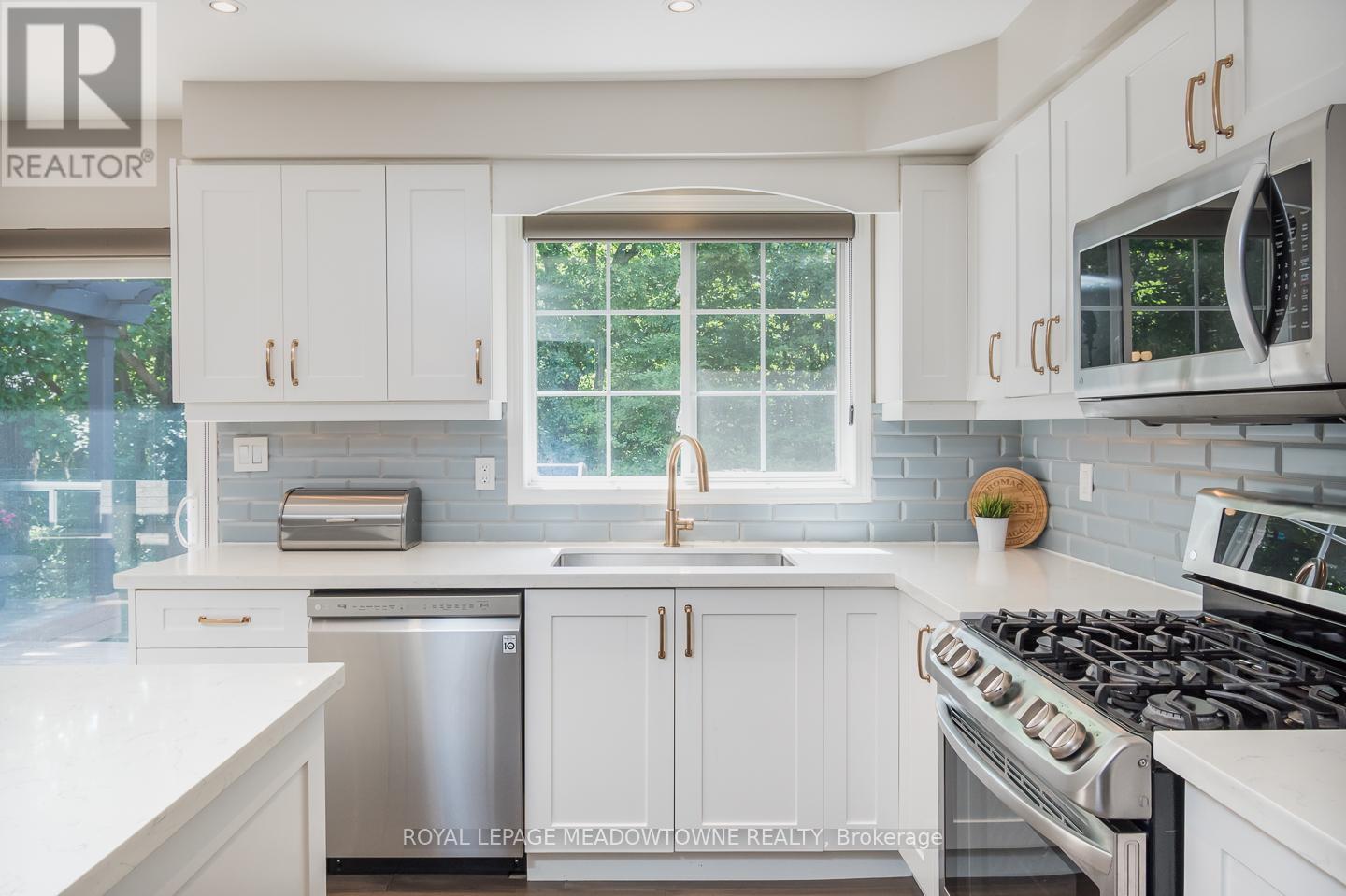 700 Marley Crescent, Milton, Ontario  L9T 5M1 - Photo 7 - W13483476