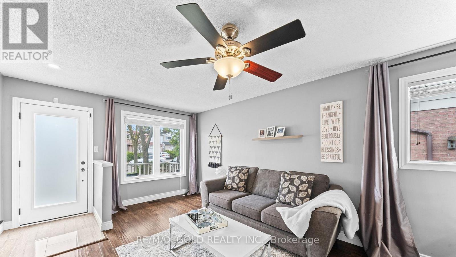 128 Martindale Crescent, Brampton, Ontario  L6X 2V1 - Photo 7 - W13483590