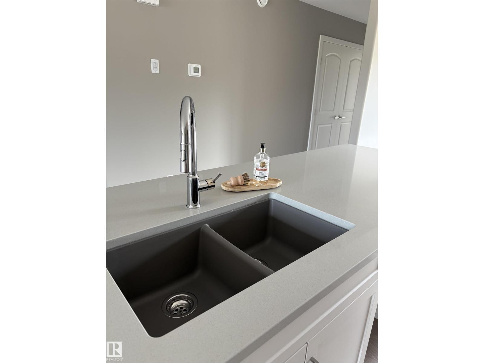 7413 44 Av, Camrose, Alberta  T4V 5C9 - Photo 4 - E4430929