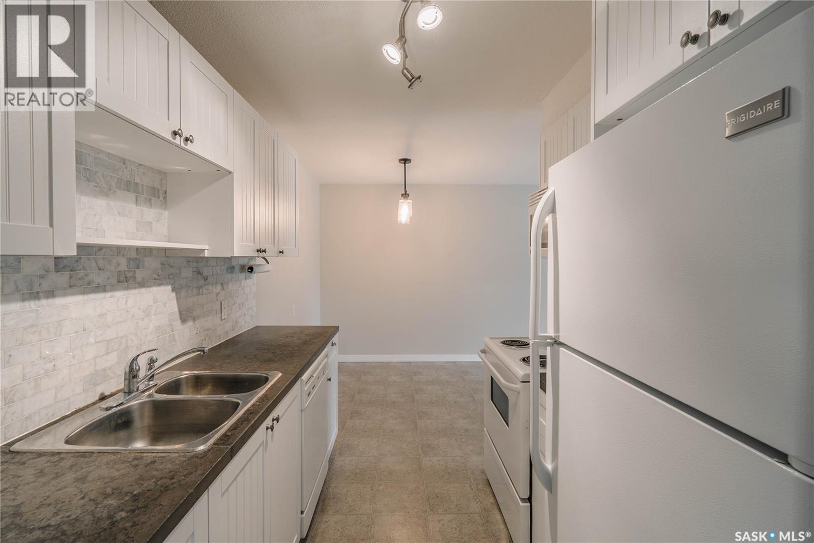 1423 425 115th Street E, Saskatoon, Saskatchewan  S7N 2E5 - Photo 2 - SK040517