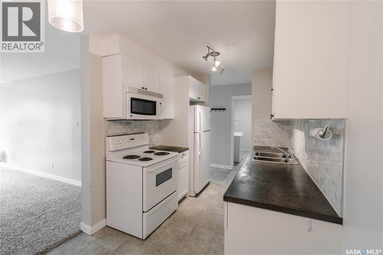 1423 425 115th Street E, Saskatoon, Saskatchewan  S7N 2E5 - Photo 5 - SK040517