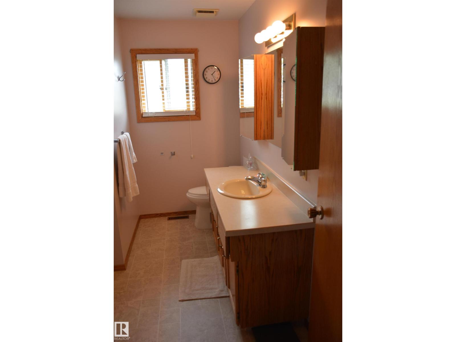 5020 47 St, Barrhead, Alberta  T7N 1H5 - Photo 46 - E4478256
