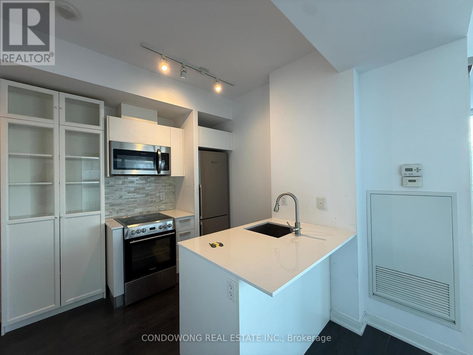 2609 - 42 Charles Street E, Toronto, Ontario M4Y 0B7 - Photo 2 - C13483650