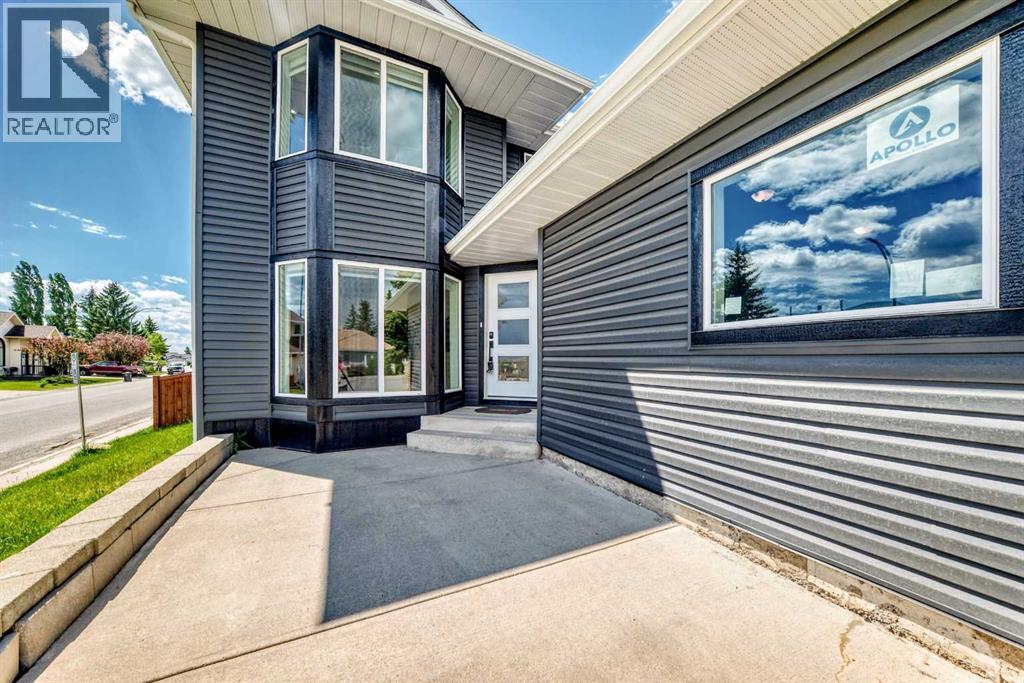 112 Christie Park Manor Sw, Calgary, Alberta  T3H 2E8 - Photo 3 - A2309211