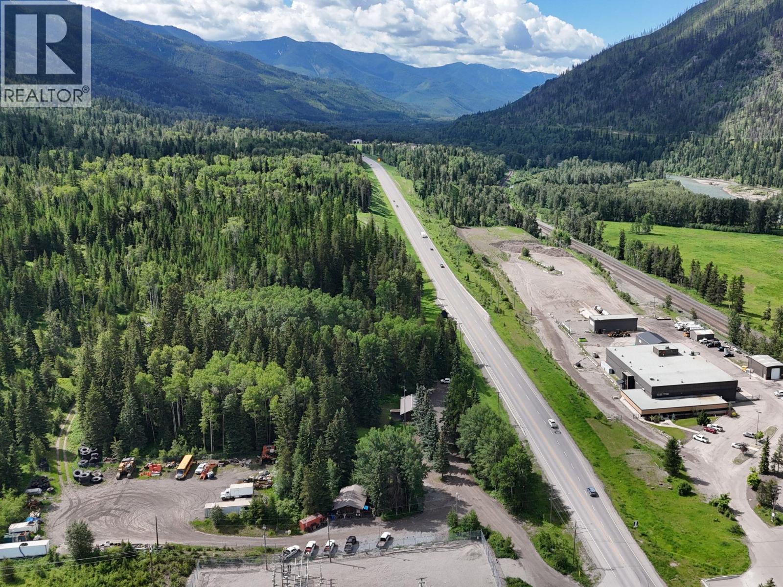 1102 Highway 3, Sparwood, British Columbia  V0B 2G1 - Photo 12 - 10392470
