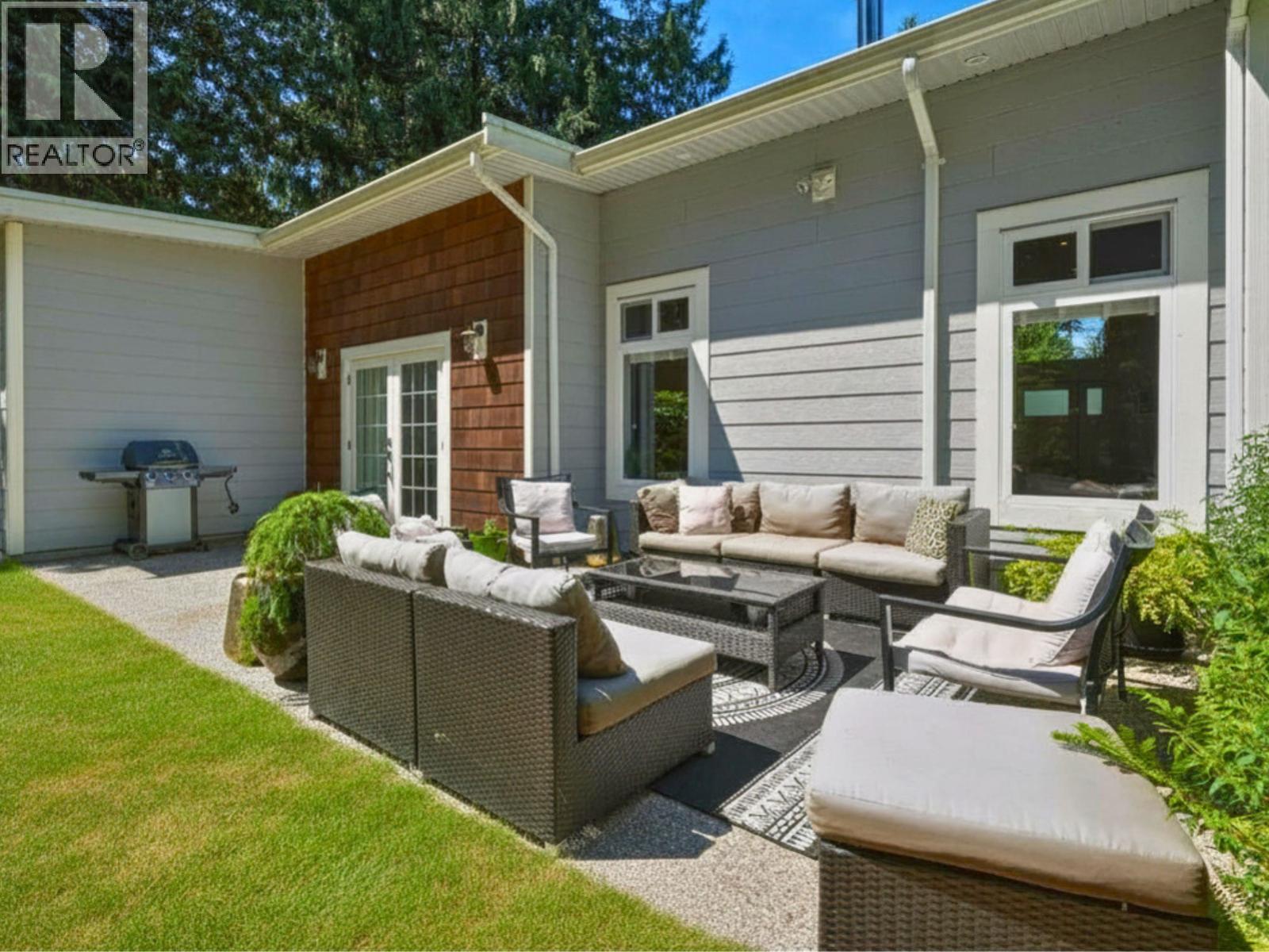 1304 Oles Place, Roberts Creek, British Columbia V0N 2W2 - Photo 19 - R3139392