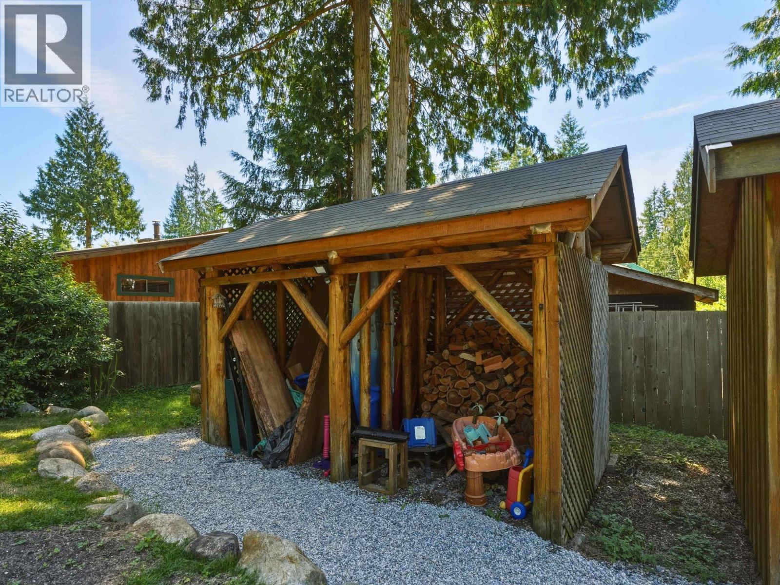1304 Oles Place, Roberts Creek, British Columbia V0N 2W2 - Photo 22 - R3139392