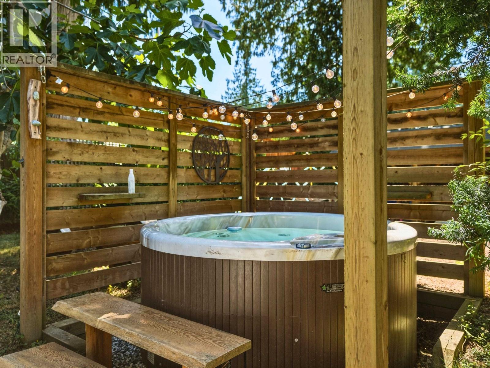 1304 Oles Place, Roberts Creek, British Columbia V0N 2W2 - Photo 24 - R3139392