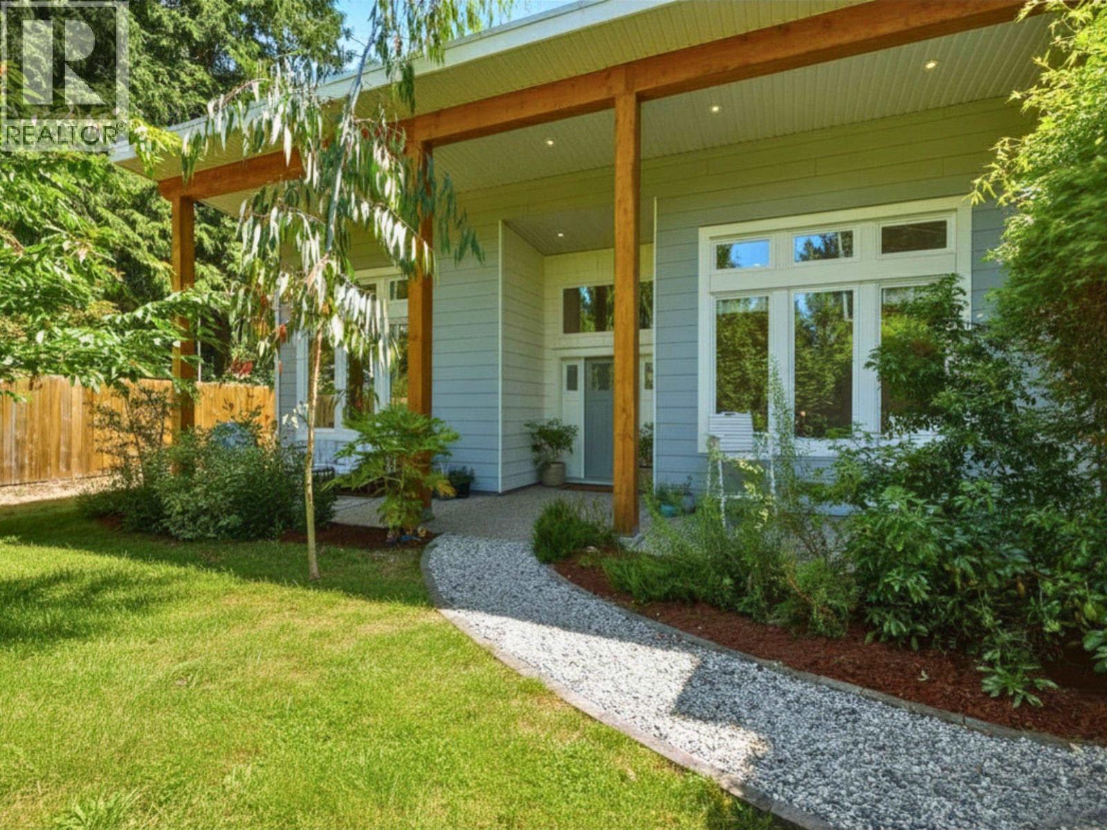 1304 Oles Place, Roberts Creek, British Columbia V0N 2W2 - Photo 27 - R3139392