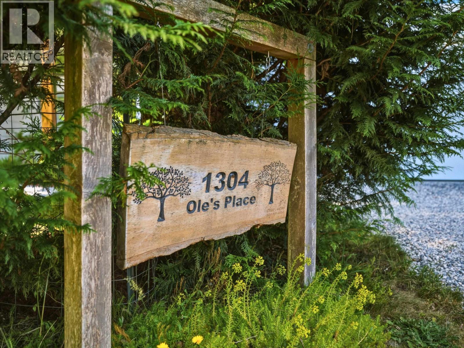 1304 Oles Place, Roberts Creek, British Columbia V0N 2W2 - Photo 30 - R3139392