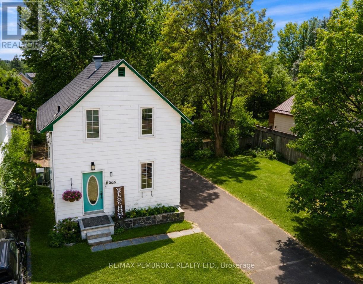 566 PERTH STREET, Pembroke, Ontario