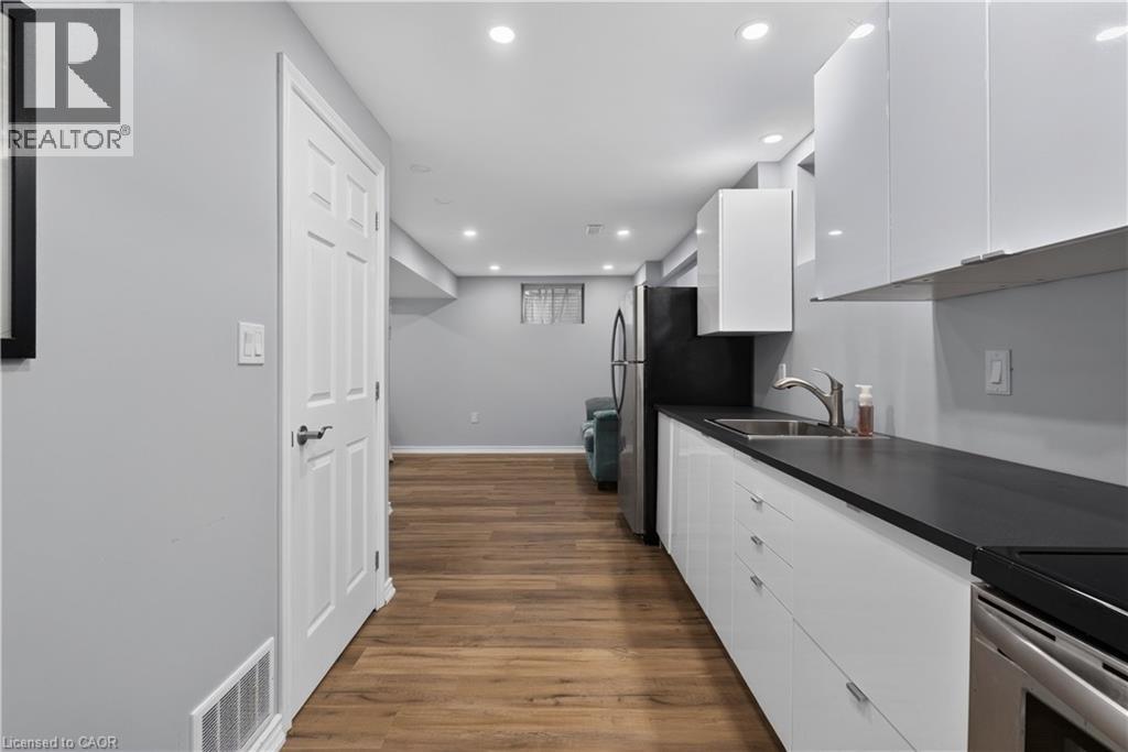 98 Shoreview Place Unit# 27, Stoney Creek, Ontario  L8E 0J4 - Photo 33 - 40842479