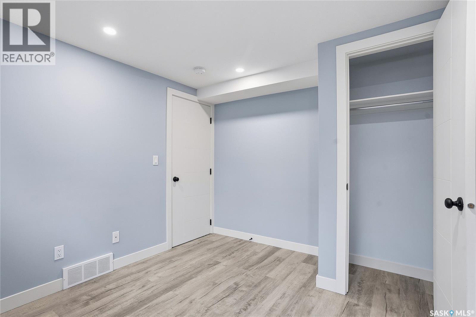 722 East Drive, Saskatoon, Saskatchewan  S7J 2X7 - Photo 47 - SK040344