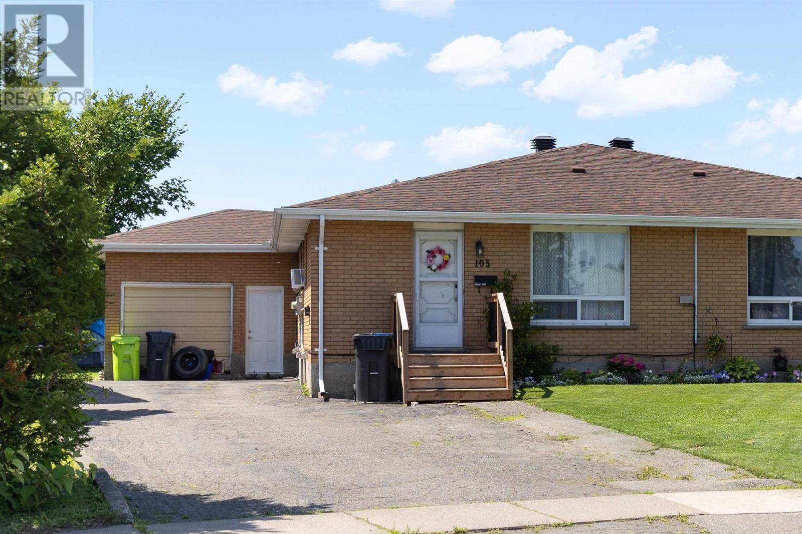105 Pozzebon Cres, Sault Ste. Marie, Ontario P6C 6B4 - Photo 1 - SM261586